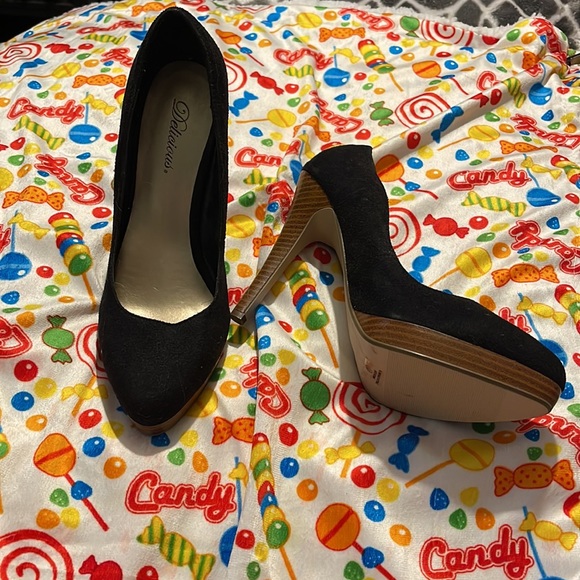 Delicious black high heels - Picture 4 of 5